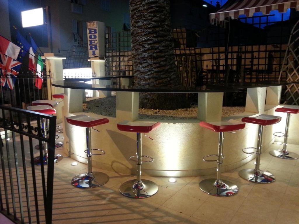בוסוליי Hotel Villa Boeri מראה חיצוני תמונה